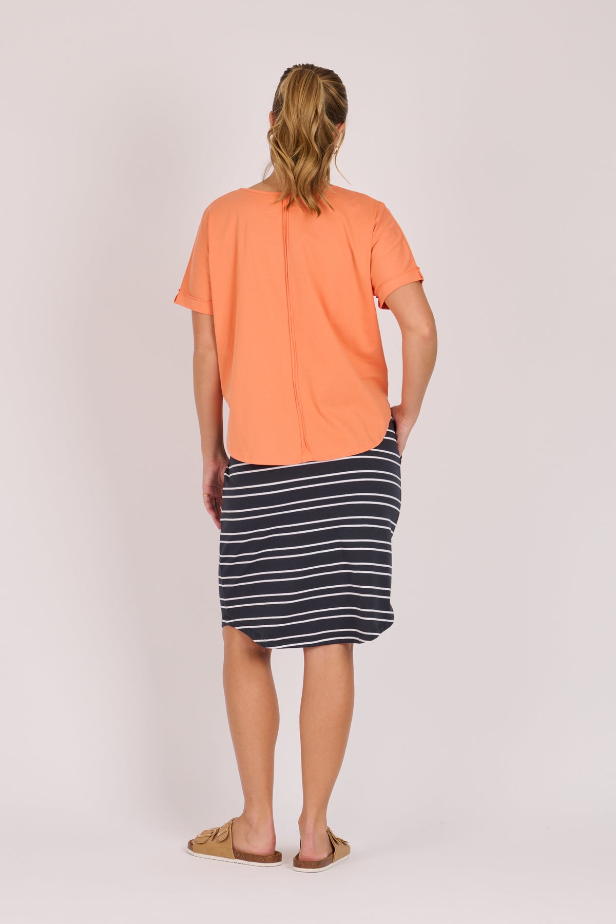 V-Neck Curve Hem Tee