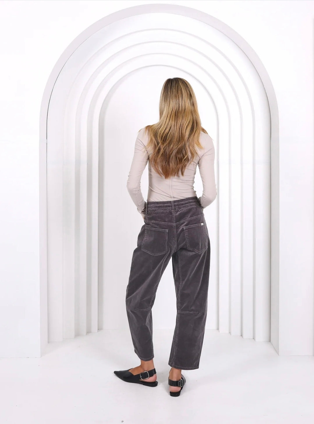 Leo Barrel Jeans - Corduroy