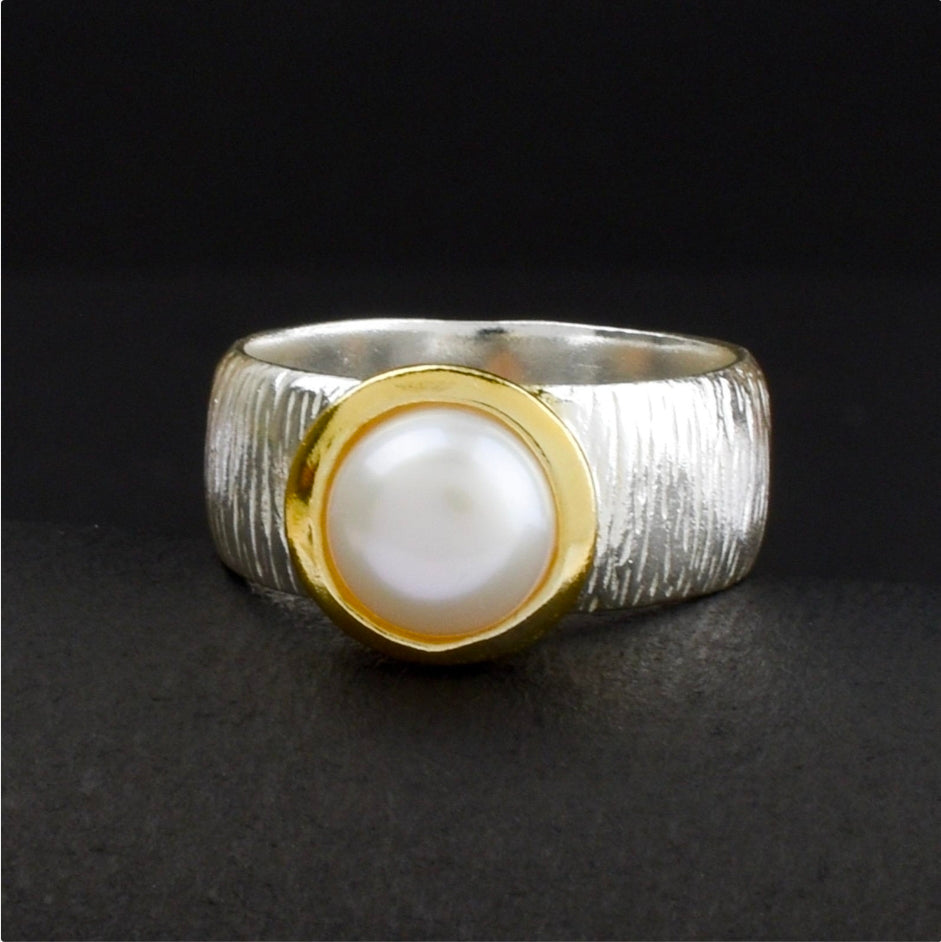 Silvern Gem Pearl Of Tides Ring