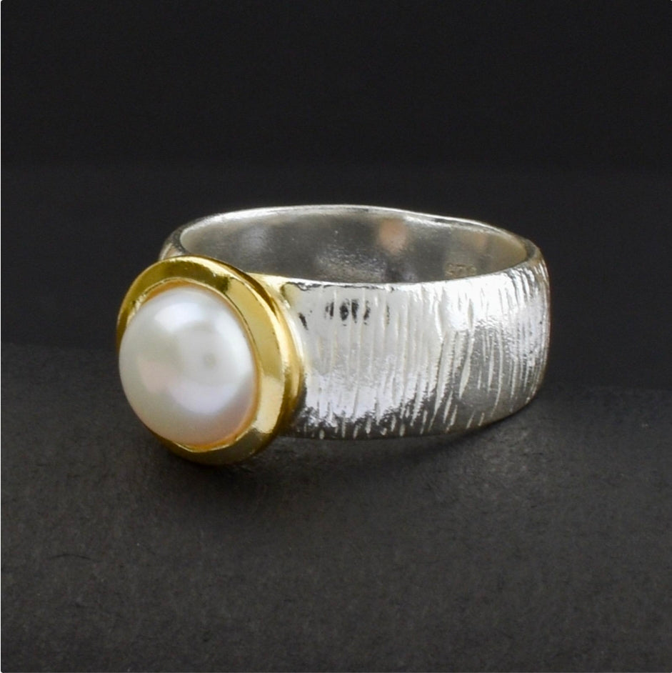 Silvern Gem Pearl Of Tides Ring