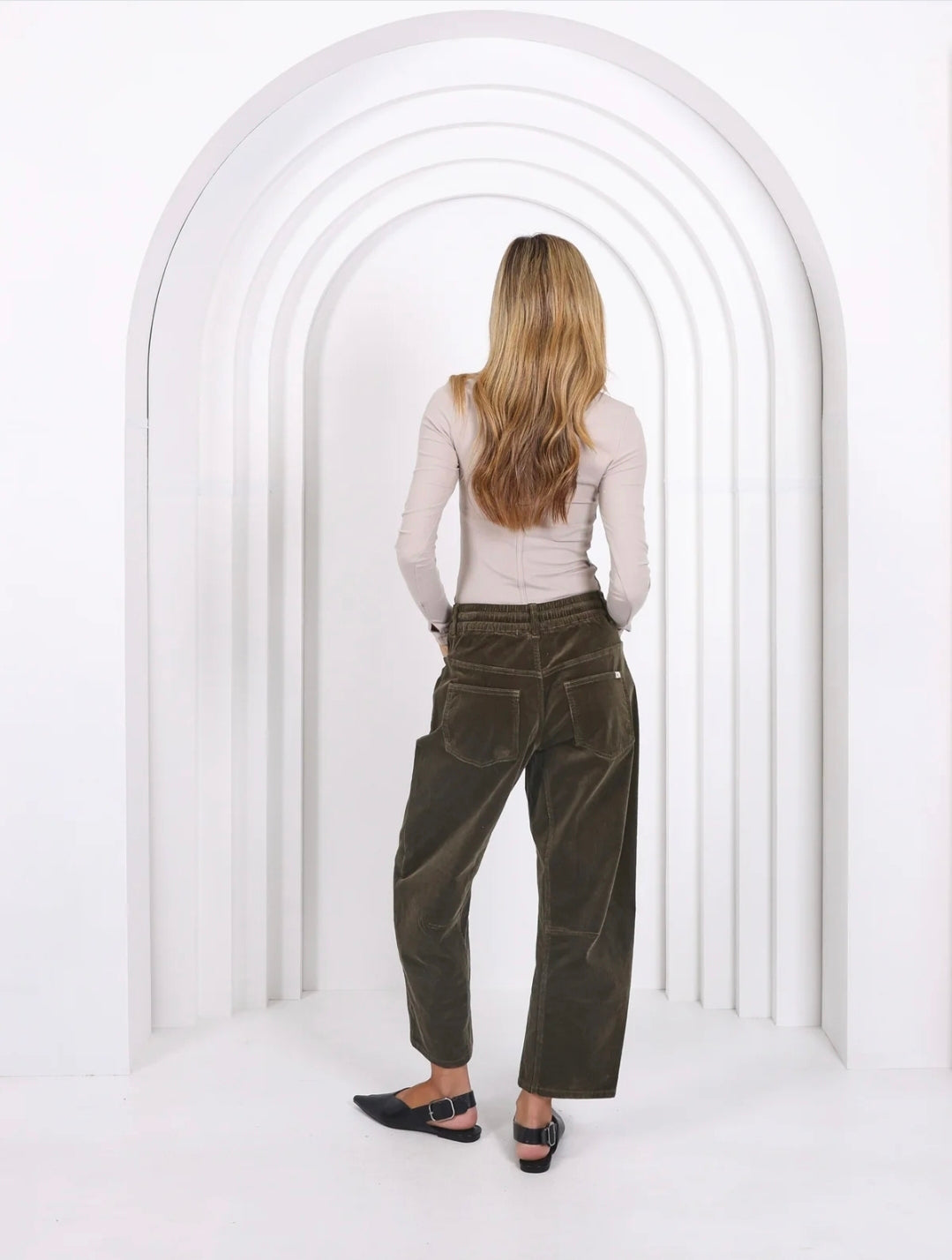 Leo Barrel Jeans - Corduroy