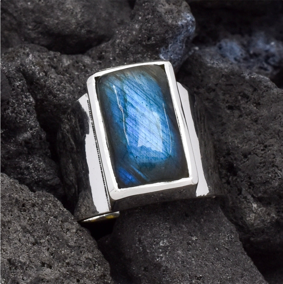 Silvern Gem Labradorite Lagoon Ring