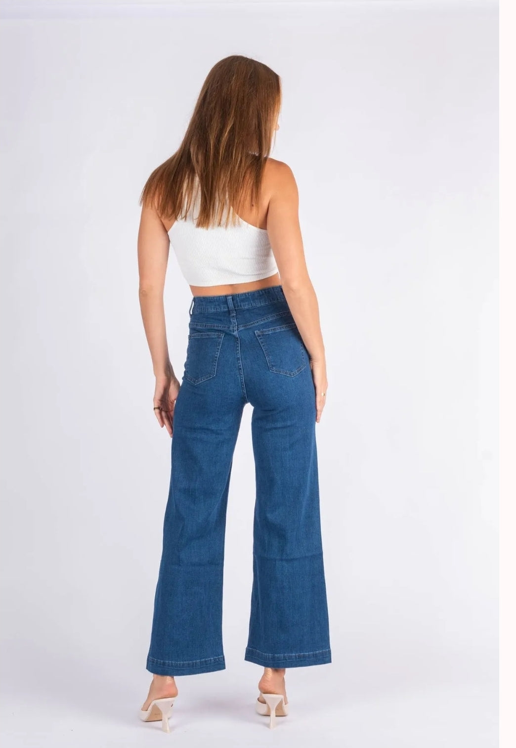Wakee Isla Bay Jean in Back